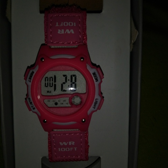 Small pink Digital watch - Picture 3 of 3